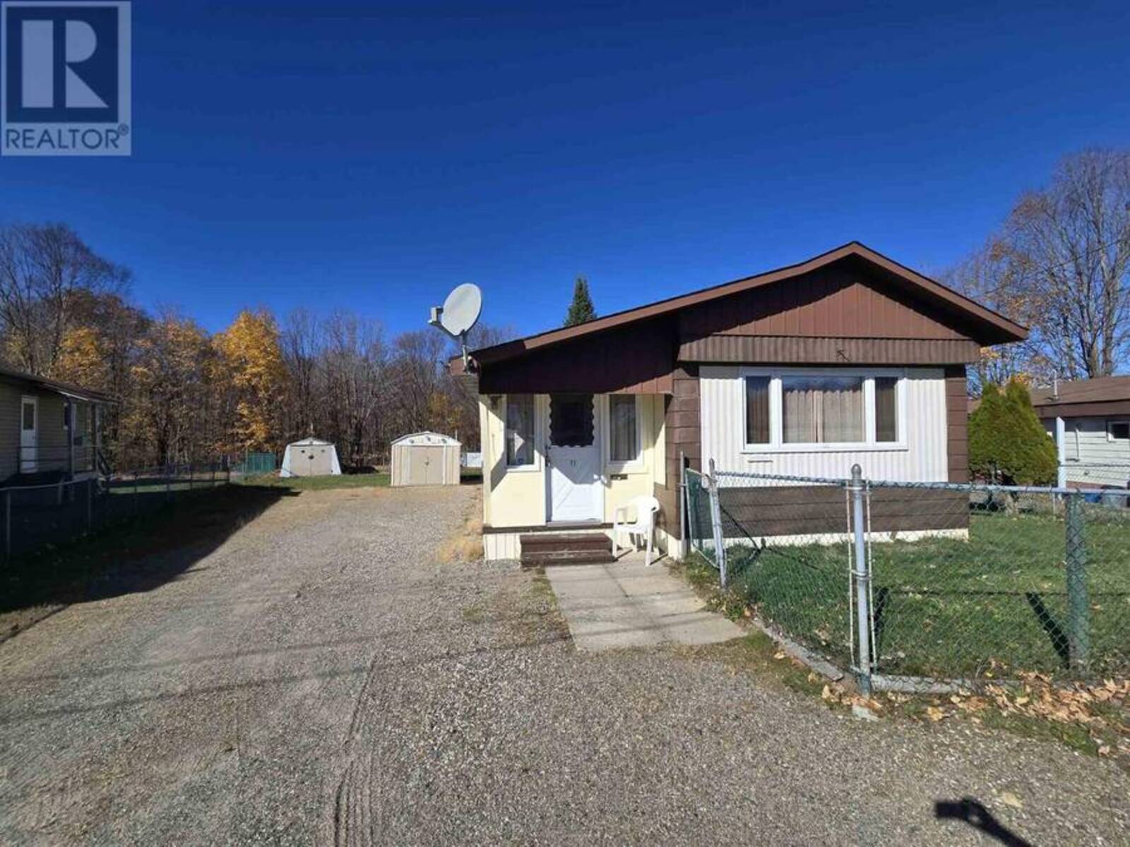 11 Chalmers CRES, Elliot Lake, Ontario P5A 1A1