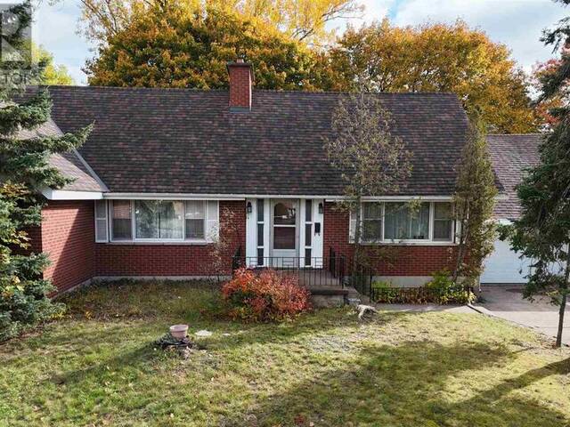 119 Parkdale DR Sault Ste. Marie Ontario, P6A 4C6 - 4 Bedrooms Home For Sale