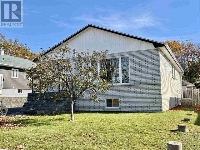 31 Ferguson RD Elliot Lake Ontario, P5A 1C4 - 4 Bedrooms Home For Sale