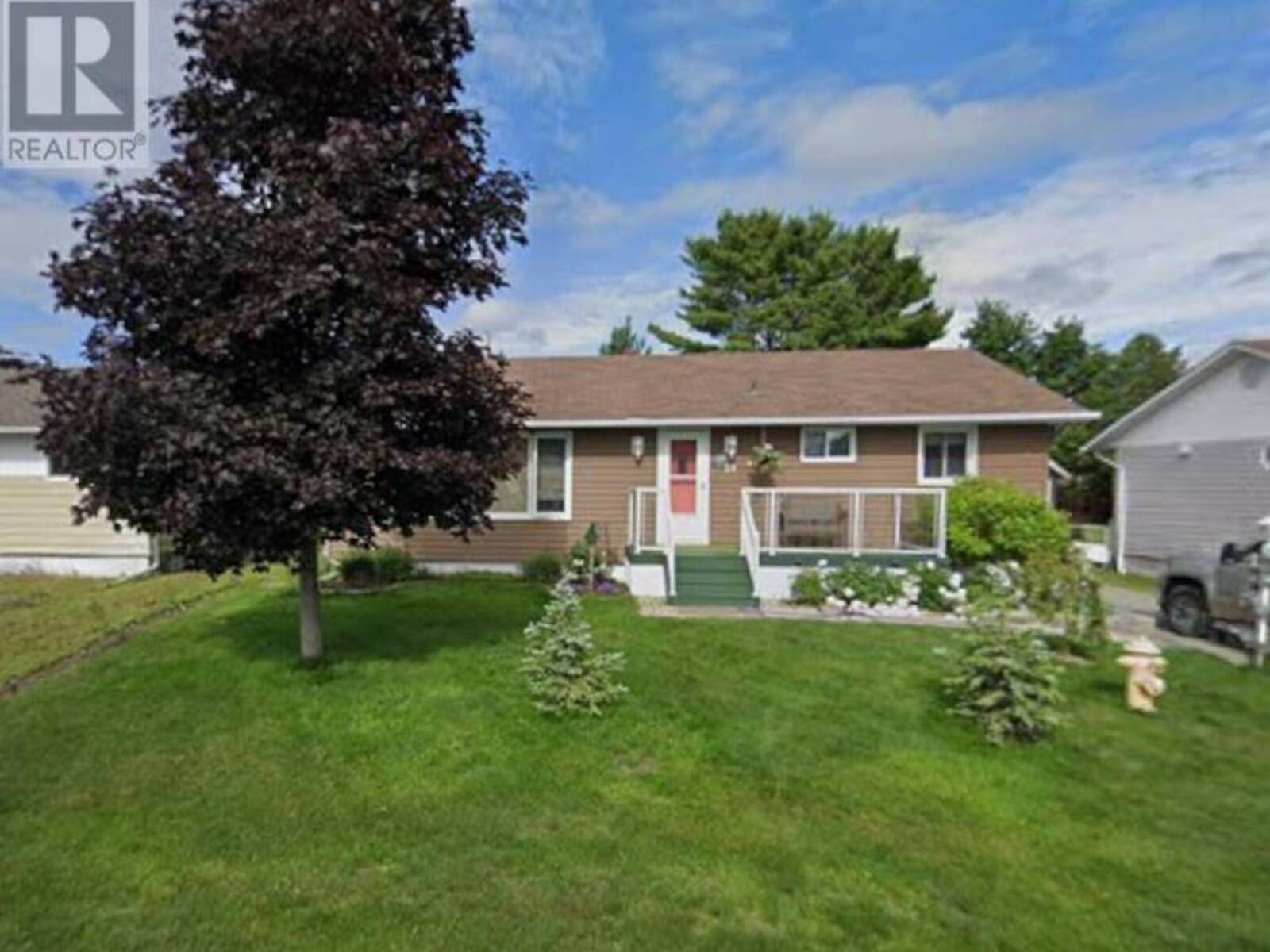 29 Blackwell RD, Elliot Lake, Ontario P5A 1G4