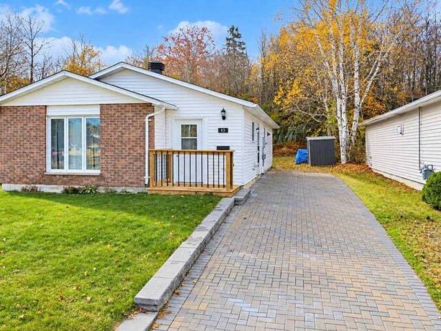 43 McLaren CRES Elliot Lake Ontario, P5A 3M3 - 2 Bedrooms Home For Sale