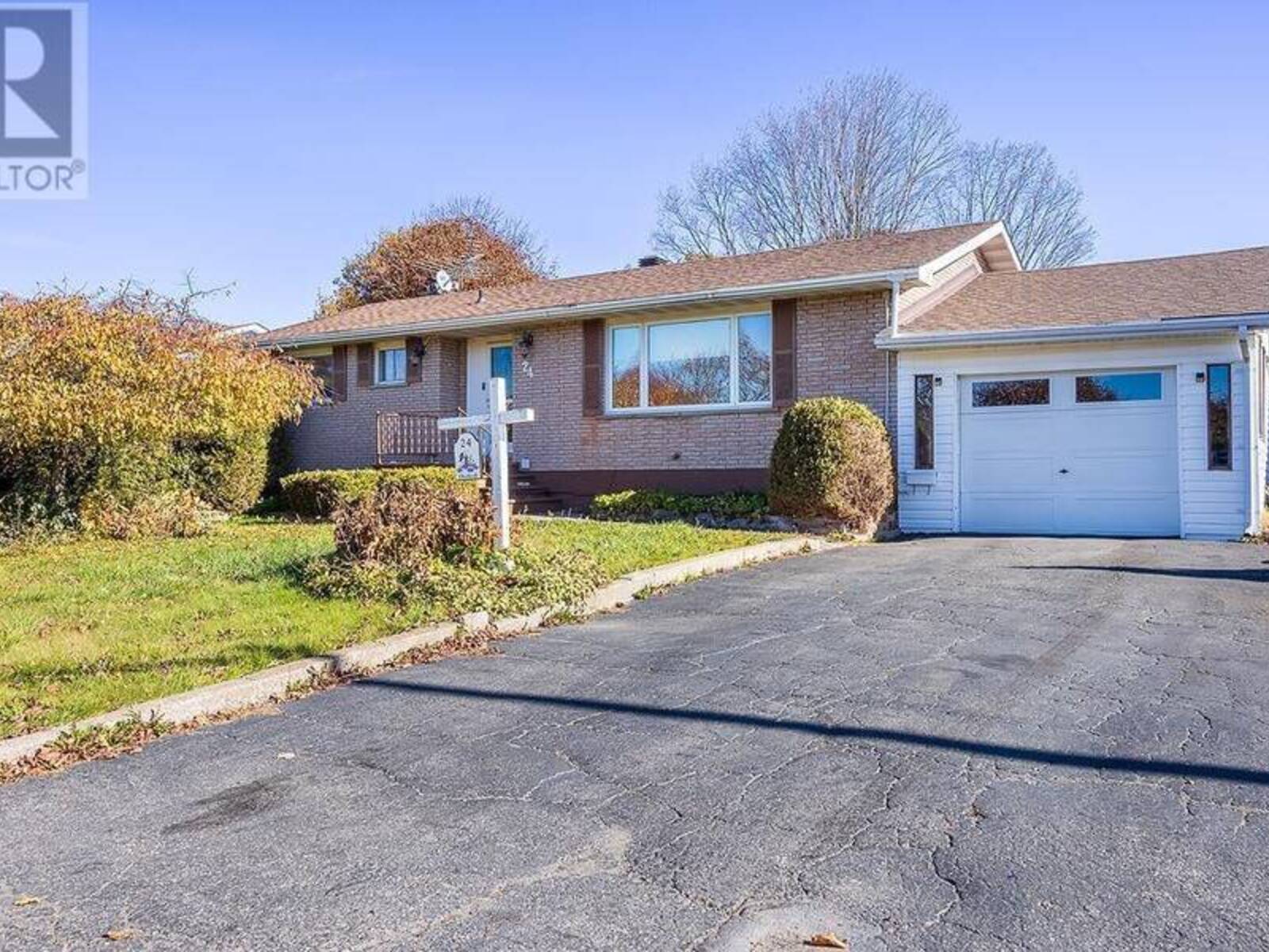 24 Chartwell DR, Sault Ste. Marie, Ontario P6A 6A2