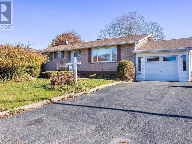 24 Chartwell DR Sault Ste. Marie Ontario, P6A 6A2 - 4 Bedrooms Home For Sale