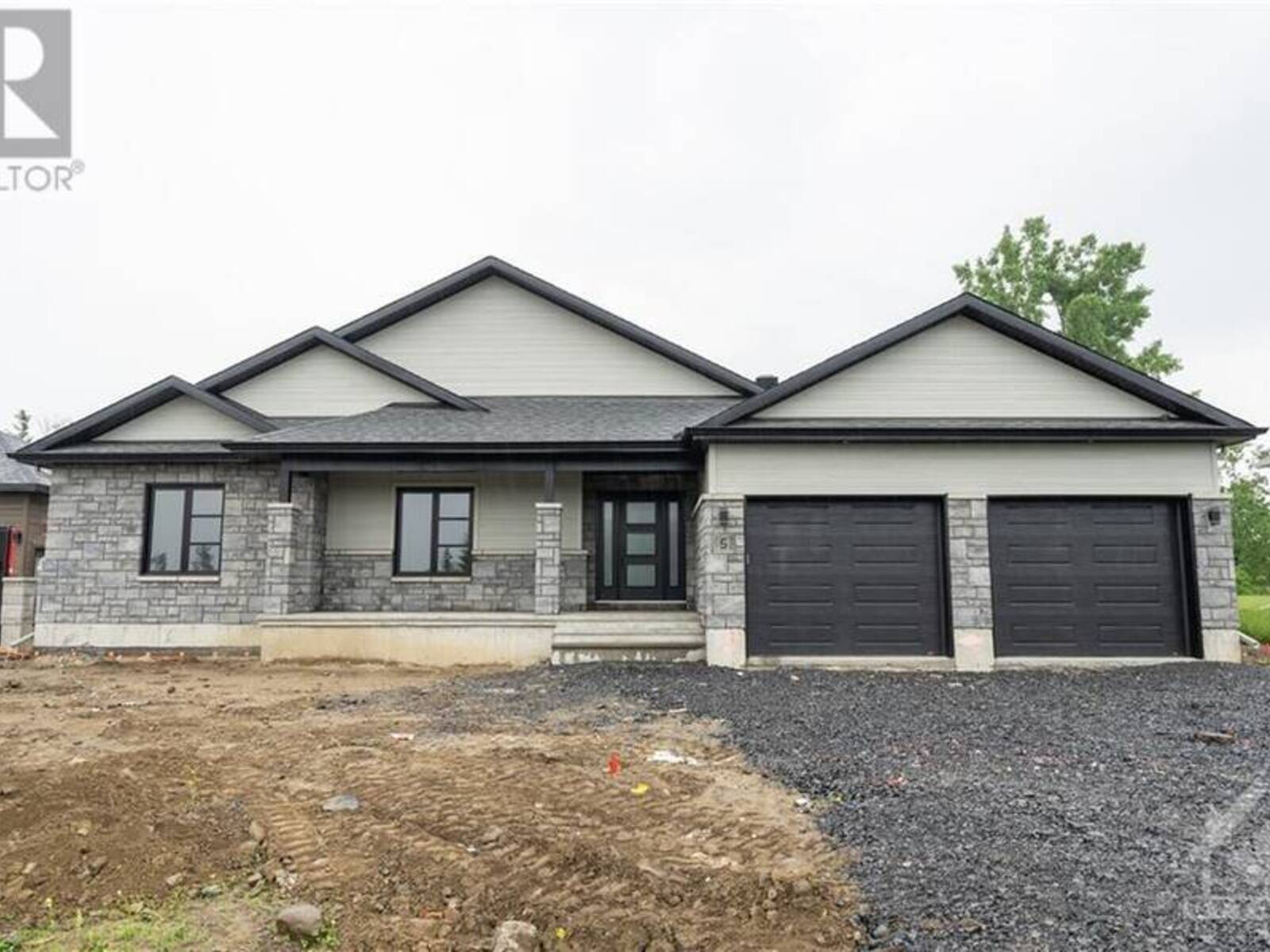 5 WHITETAIL AVENUE, Long Sault, Ontario K0C 1P0