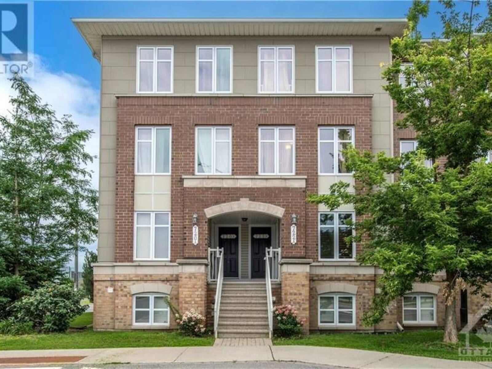 722 CHAPMAN MILLS DRIVE UNIT#A, Ottawa, Ontario K2J 3V2