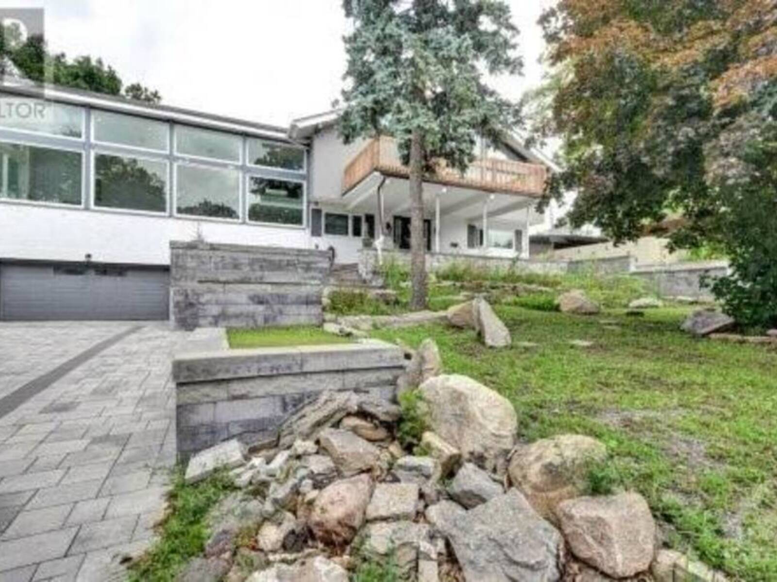 1053 CHELSEA DRIVE, Ottawa, Ontario K1K 0M7