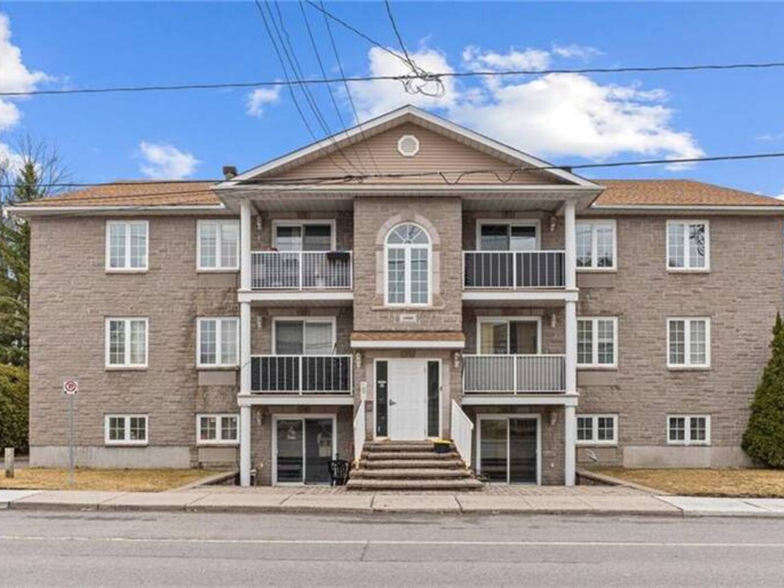 1005 LAURIER STREET UNIT#201, Rockland, Ontario K4K 1T7