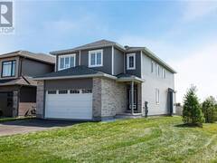 828 SNOWDROP CRESCENT Ottawa Ontario, K1T 0X7