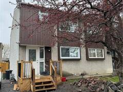 1432 LEIGH CRESCENT Gloucester Ontario, K1J 8E4