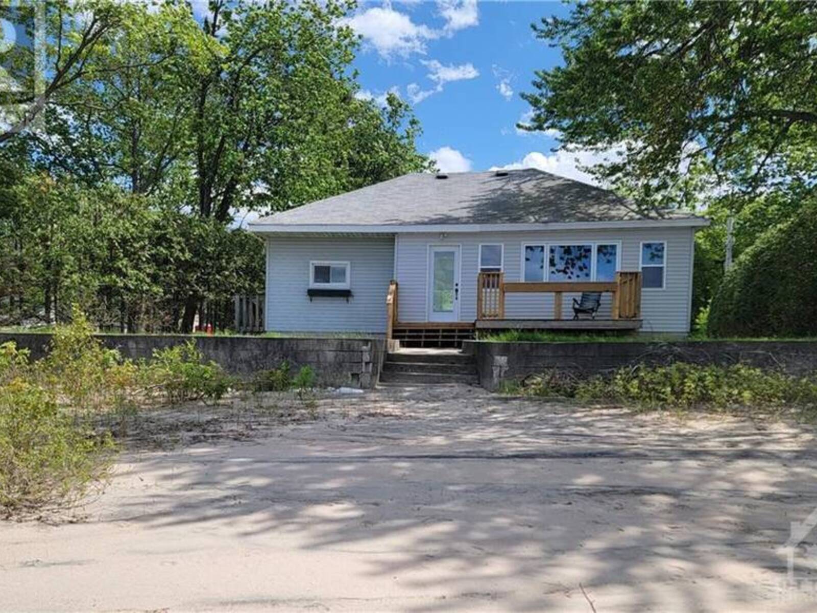 796 BAYVIEW DRIVE, Constance Bay, Ontario K0A 3M0