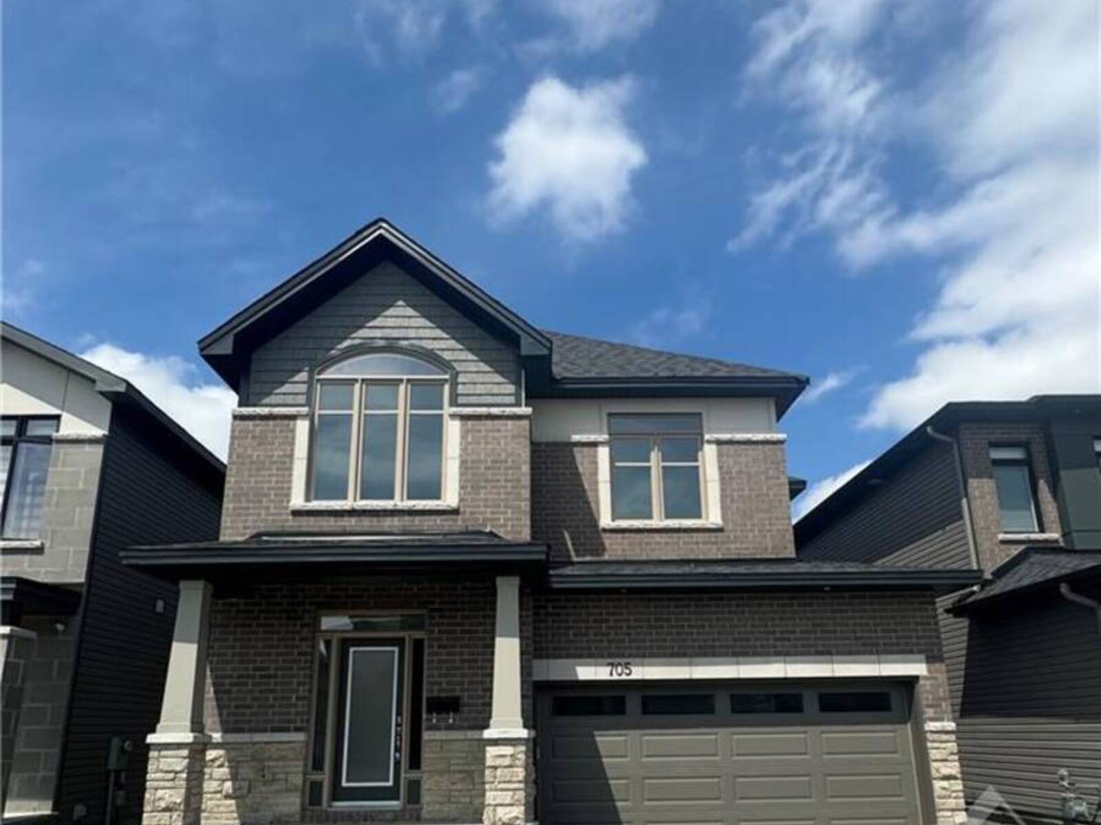 705 ROSALES RIDGE, Ottawa, Ontario K1T 0V5