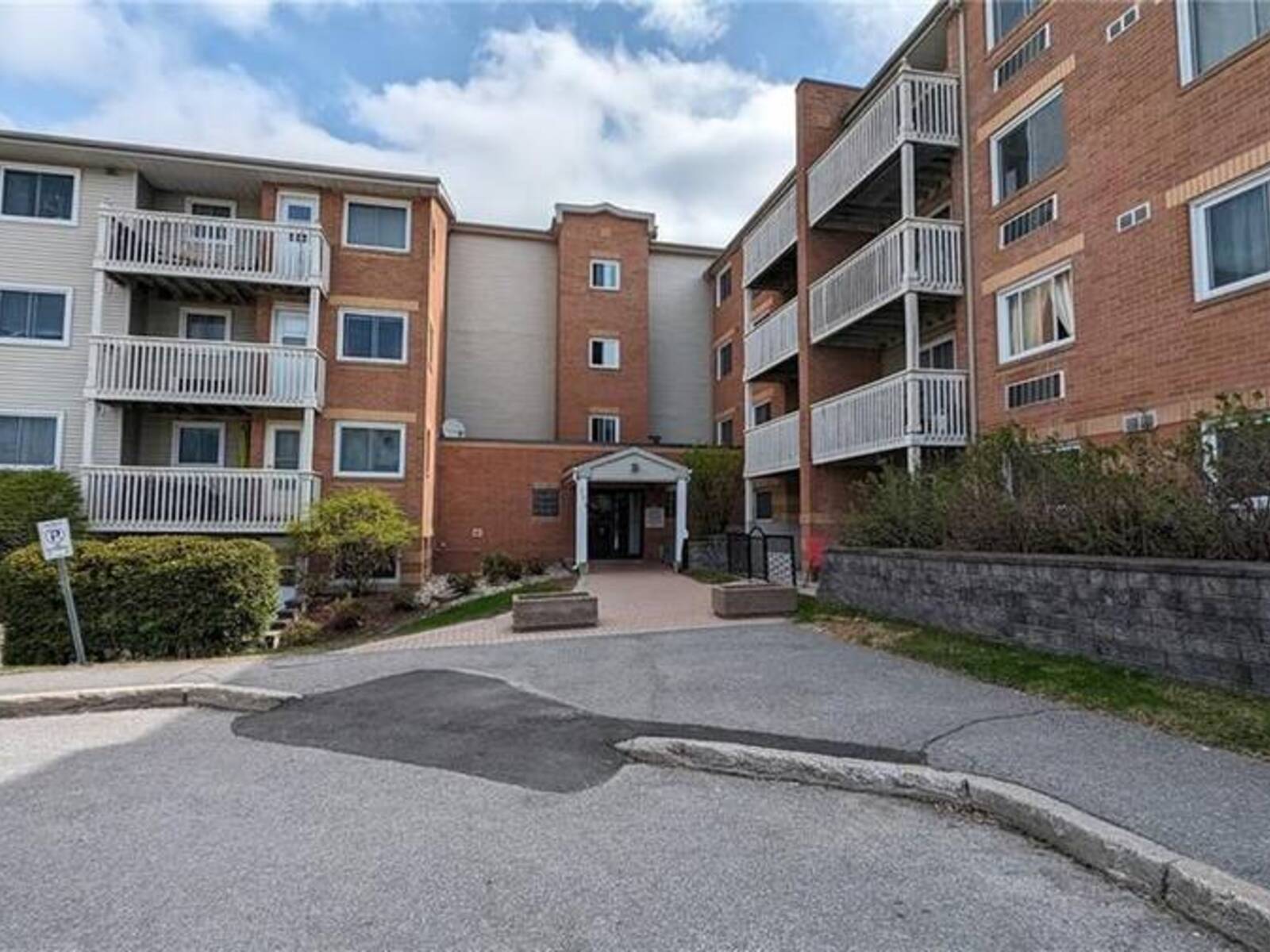 325 CENTRUM BOULEVARD UNIT#311, Orleans, Ontario K1E 3W8