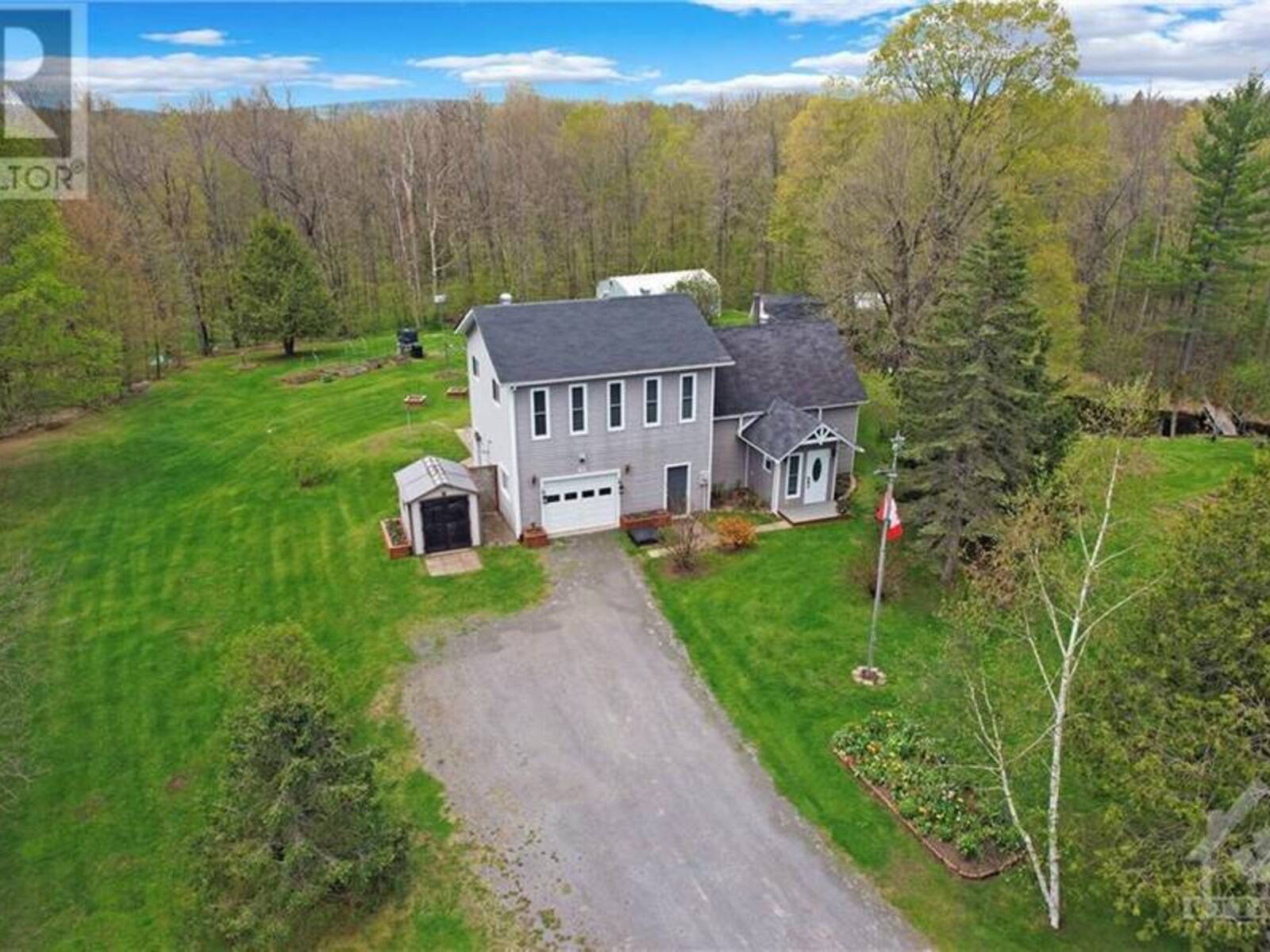 12137 LANARK ROAD, Calabogie, Ontario K0J 1H0