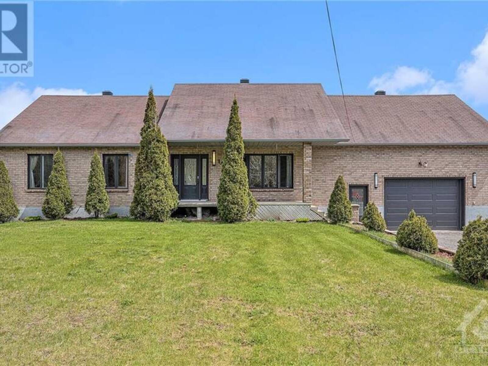 1463 GOLF CLUB ROAD, Hawkesbury, Ontario K6A 2R2