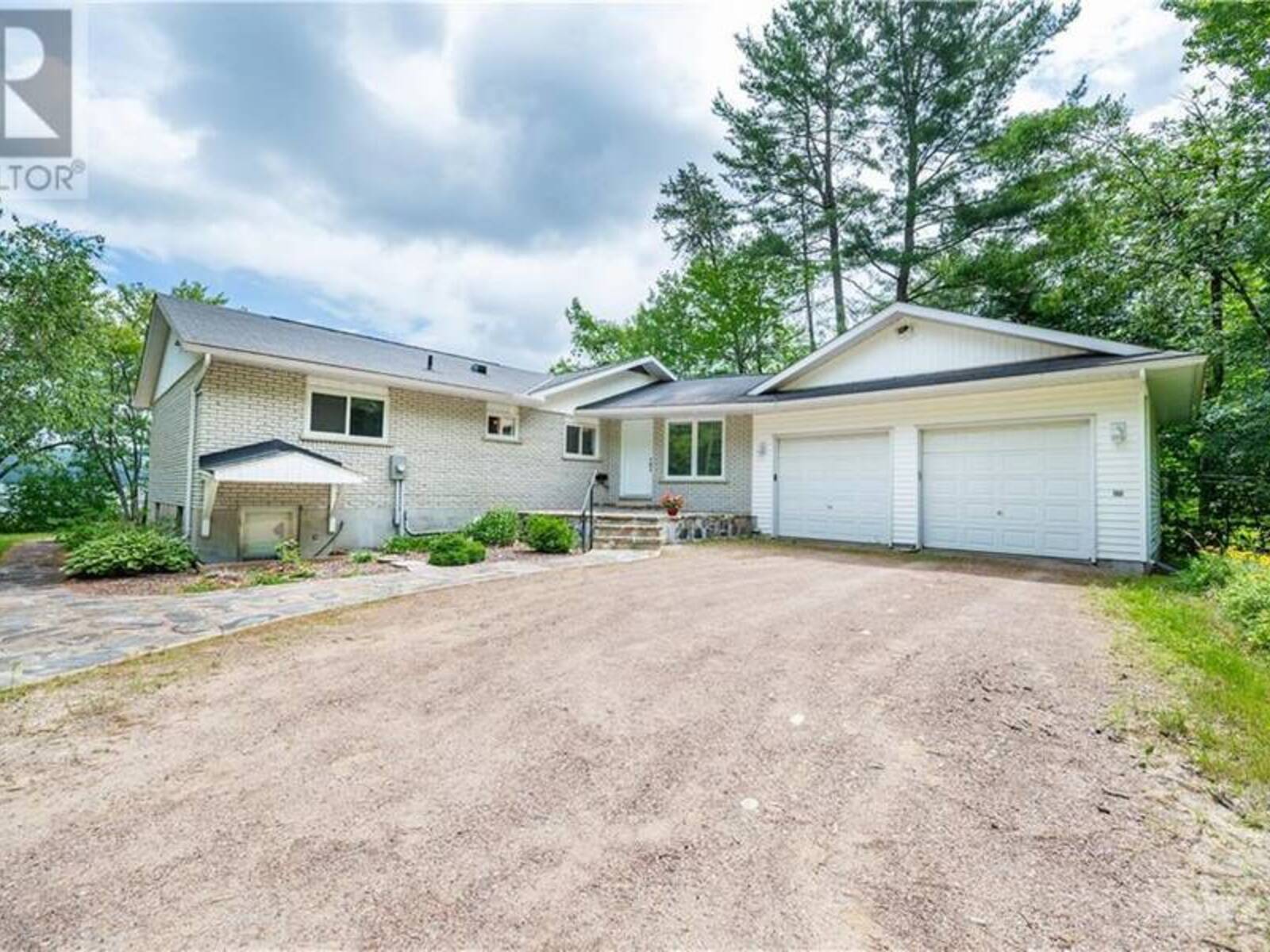 150 PINE POINT ROAD, Deep River, Ontario K0J 1P0