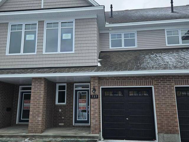 737 MAVERICK CRESCENT Ottawa Ontario, K2S 2X1