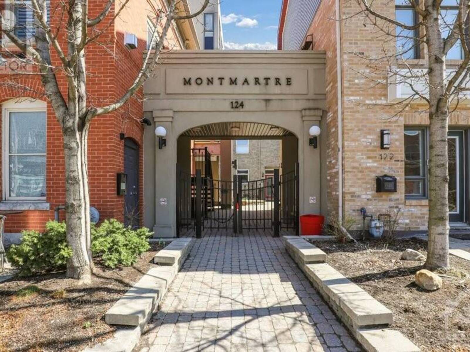 124 GUIGUES AVENUE UNIT#D, Ottawa, Ontario K1N 5H7