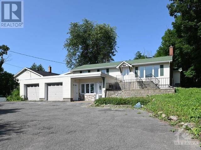 3854 PRINCE OF WALES DRIVE Ottawa Ontario, K2C 3H2