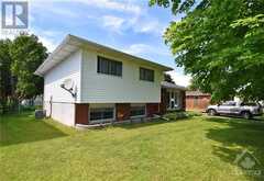 26 BELL AVENUE | Smiths Falls Ontario | Slide Image Two