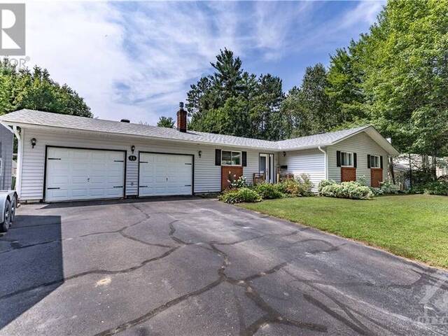 14 HERITAGE DRIVE Petawawa Ontario, K8H 3J3