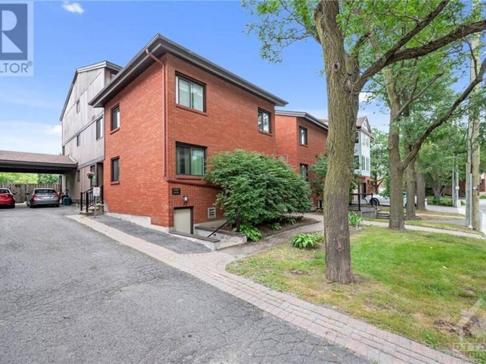 37 ROBINSON AVENUE UNIT#A, Ottawa, Ontario K1N 8N8