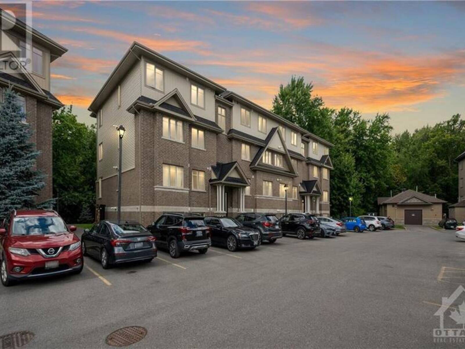 1032 BERYL PRIVATE UNIT#E, Ottawa, Ontario K1V 2M4