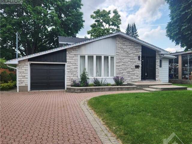 2114 BALHARRIE AVENUE Ottawa Ontario, K1G 1G5