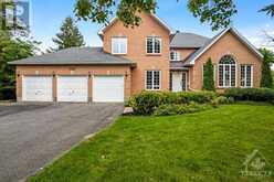 5525 PETTAPIECE CRESCENT | Manotick Ontario | Slide Image One