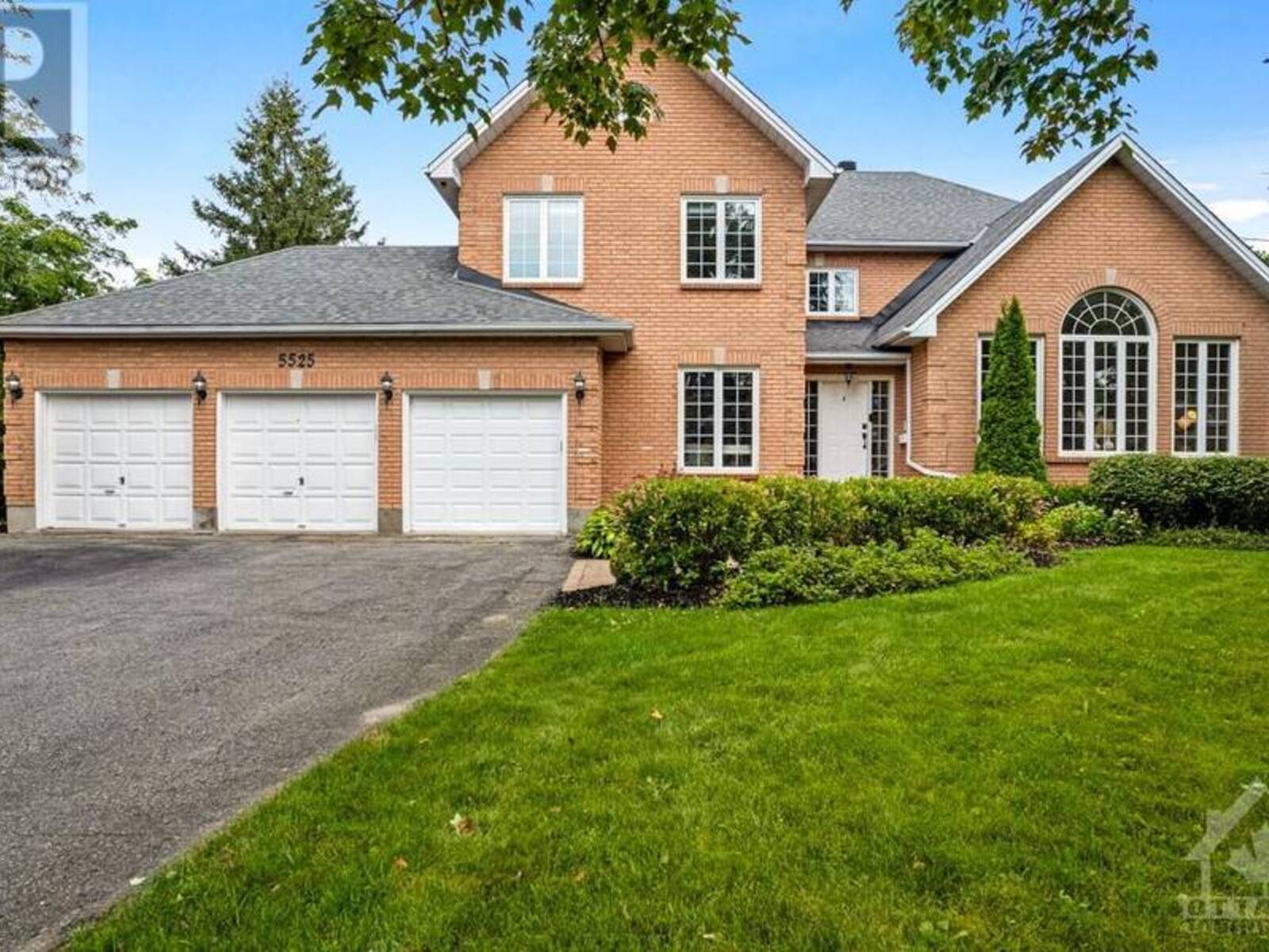 5525 PETTAPIECE CRESCENT, Manotick, Ontario K4M 1C6