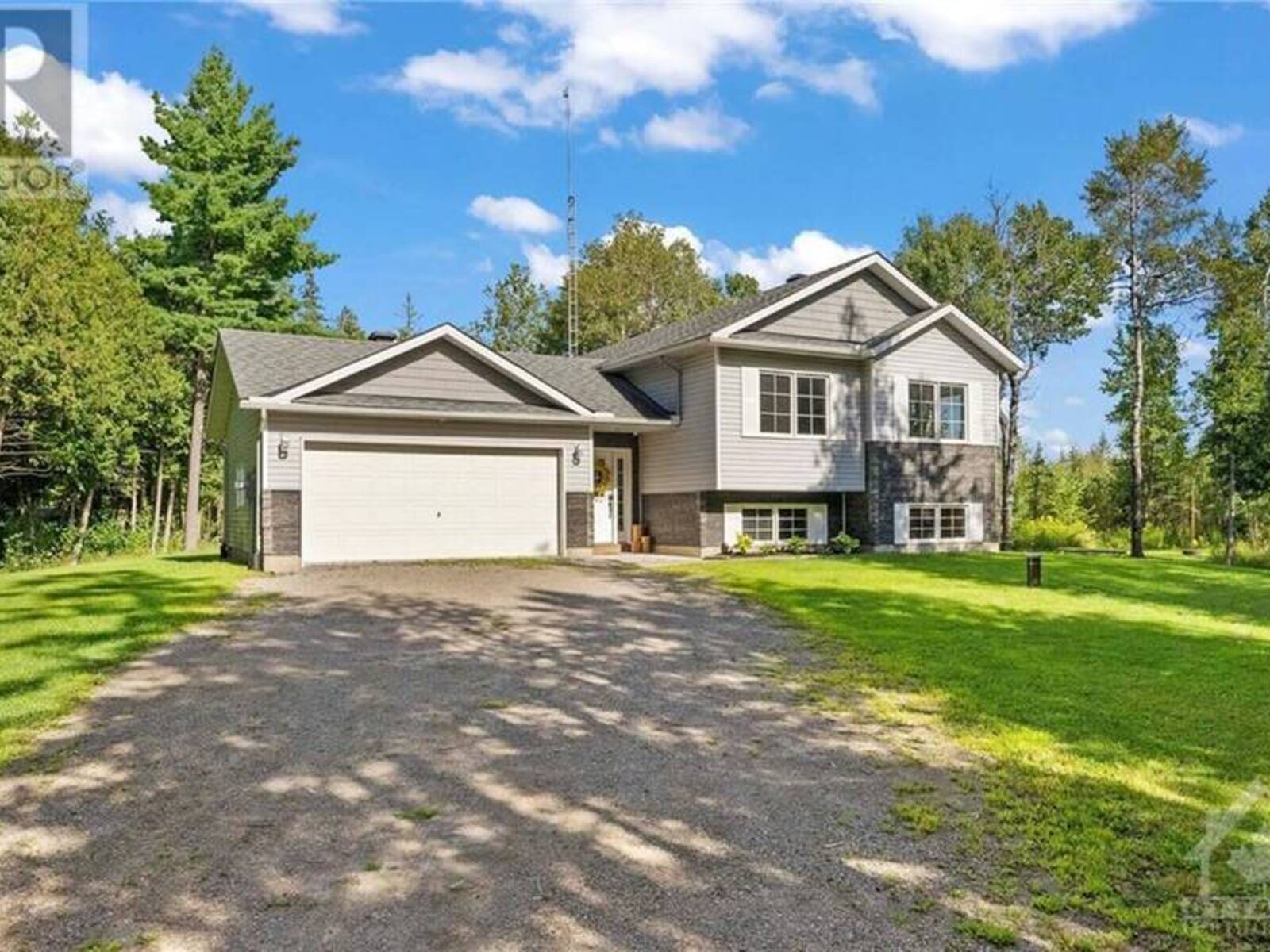 883 PINERY ROAD, Montague, Ontario K7A 4S7