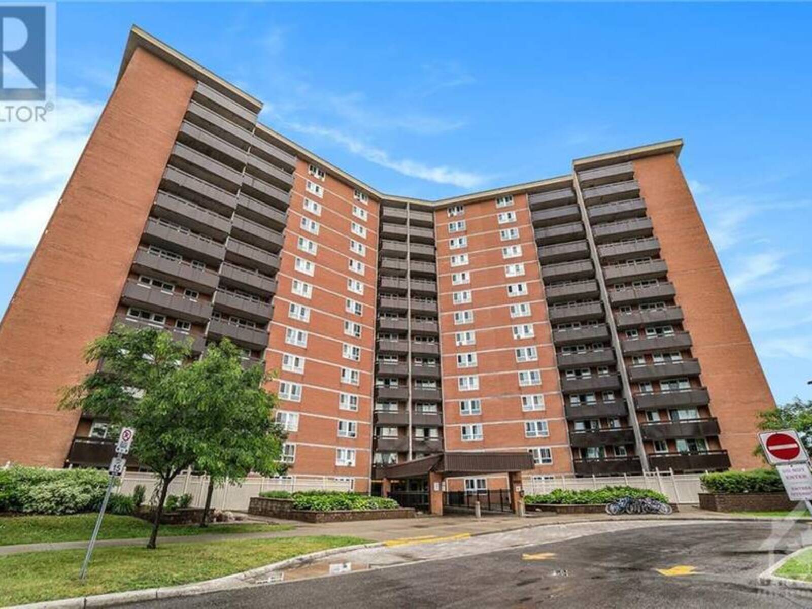 2000 JASMINE CRESCENT UNIT#403, Ottawa, Ontario K1J 8K4