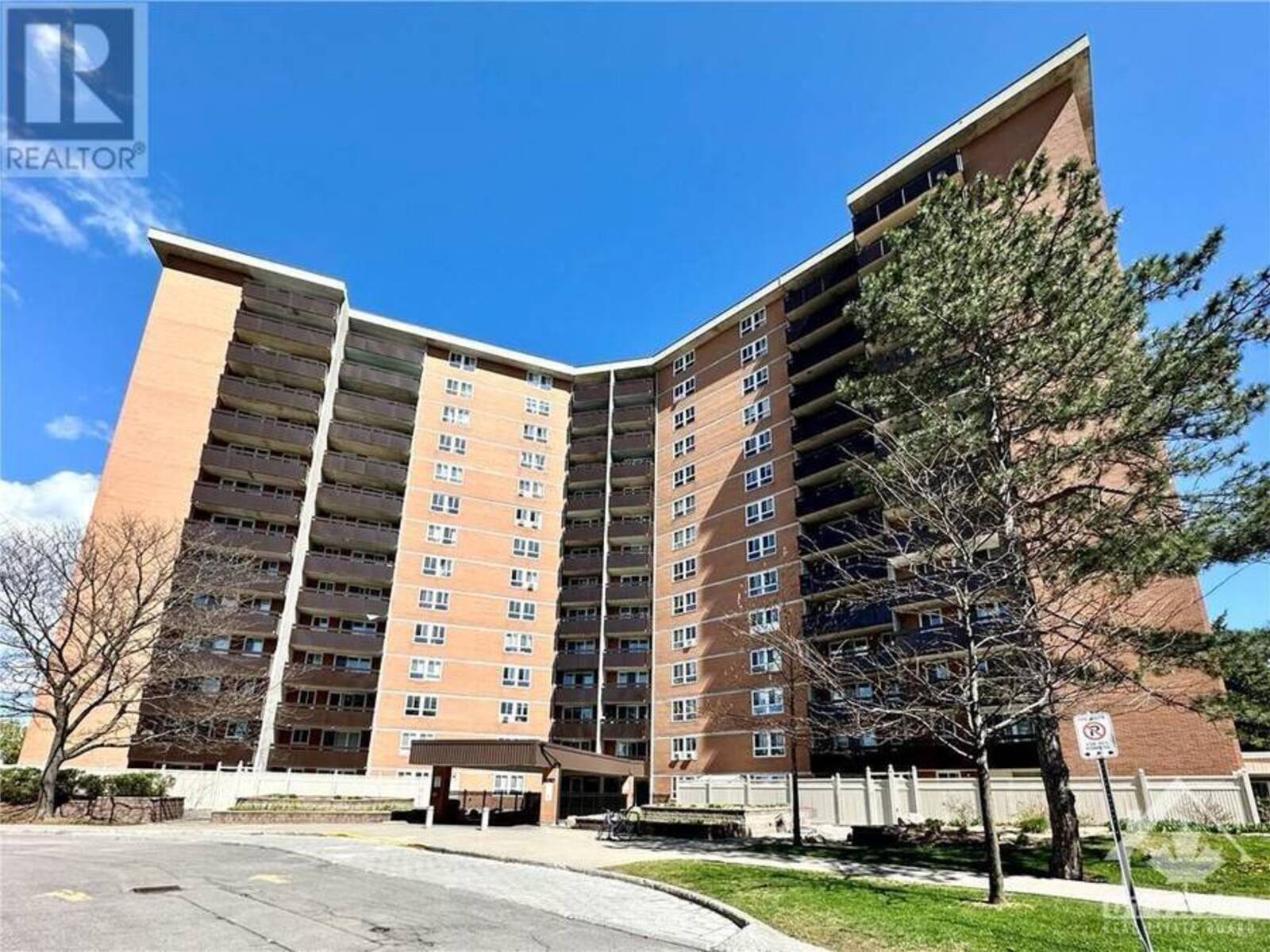 2020 JASMINE CRESCENT UNIT#302, Ottawa, Ontario K1J 8K5