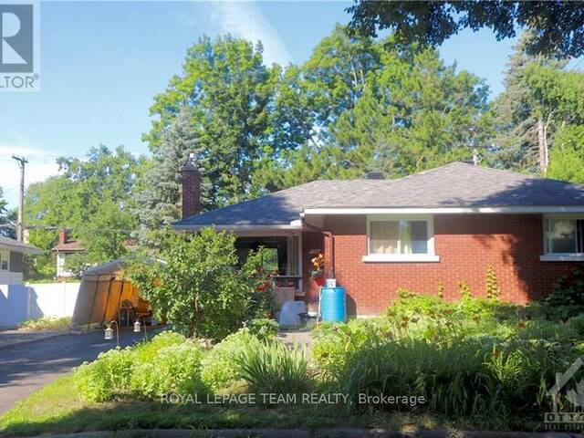 738 MANITOU DRIVE Ottawa Ontario, K2A 3C7