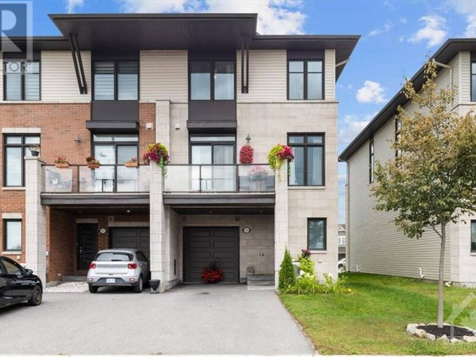 520 LABRADOR CRESCENT, Ottawa, Ontario K1T 0R3