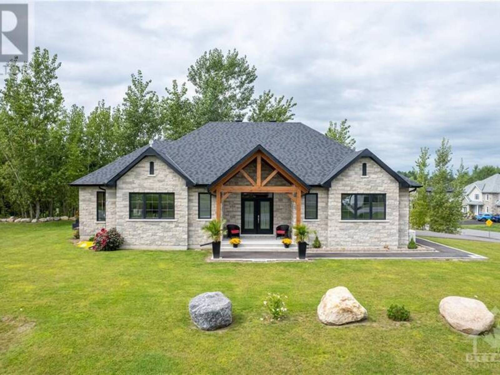 1 STRATFORD BOULEVARD, Long Sault, Ontario K0C 1P0