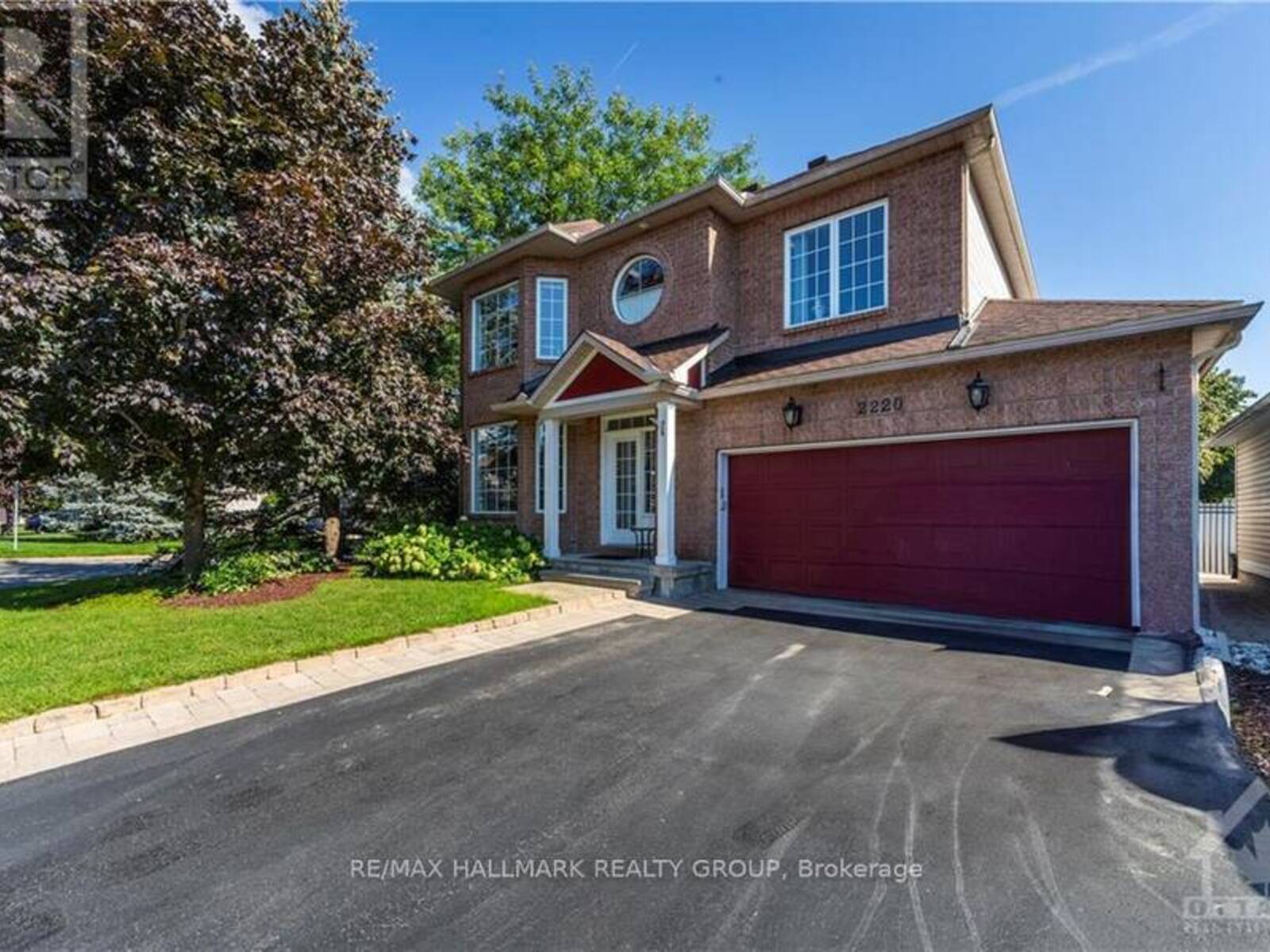 2220 DES GRANDS CHAMPS WAY, Ottawa, Ontario K1W 1K2