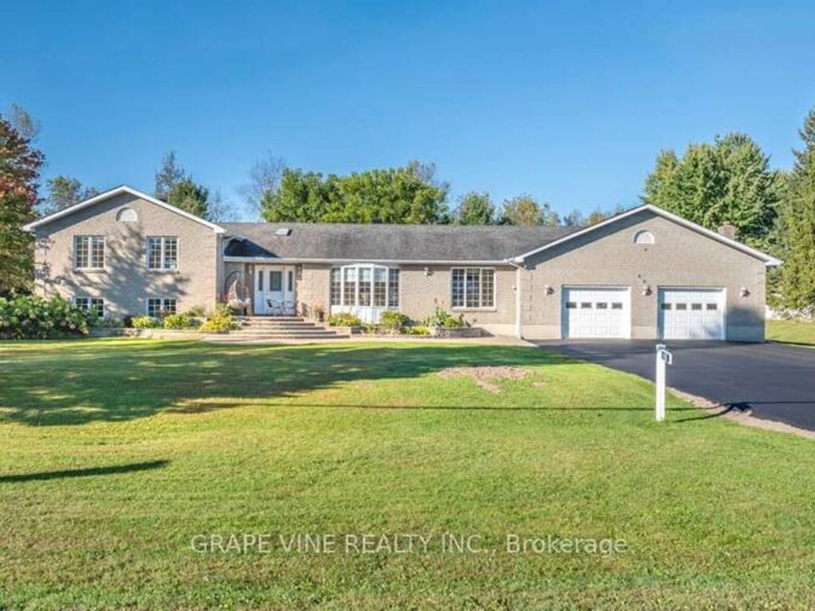 400 LIMOGES ROAD, Russell, Ontario K0A 2M0