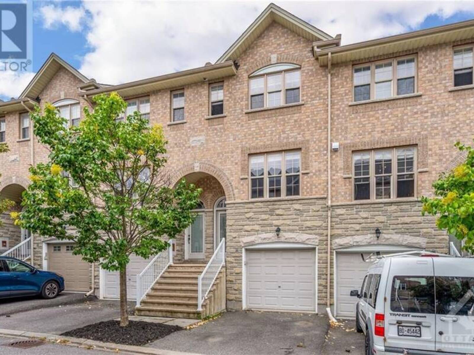 77 JENSCOTT PRIVATE, Ottawa, Ontario K2C 0E4