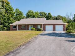 304 CEDAR CREST DRIVE Carleton Place Ontario, K7C 3P2