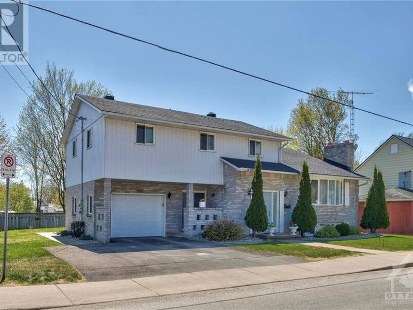 102 OTTAWA STREET, Arnprior, Ontario K7S 1X5