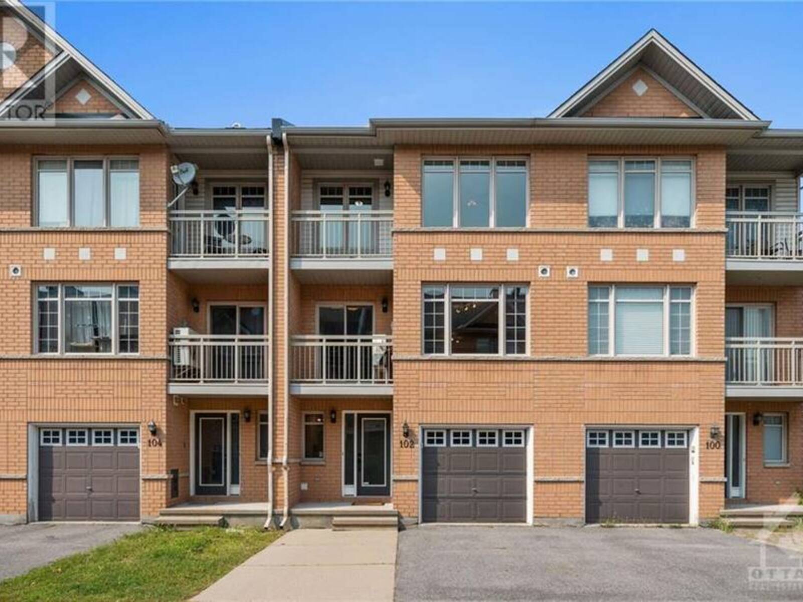 102 QUITO PRIVATE, Ottawa, Ontario K2E 0A9