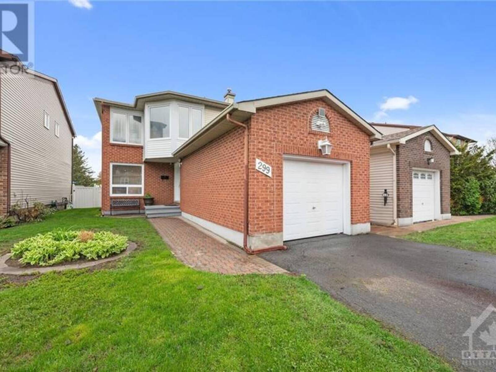 299 FERNLEAF CRESCENT, Ottawa, Ontario K1E 2Z5