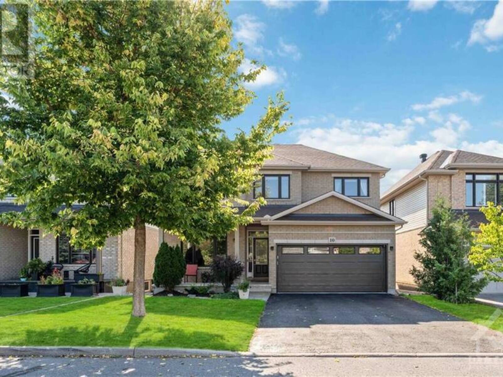 10 GRENWICH CIRCLE, Ottawa, Ontario K2C 4C6