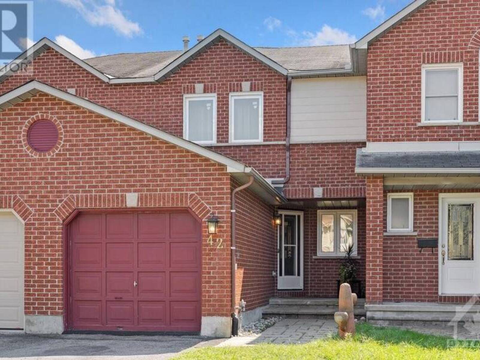 42 HAVENHURST CRESCENT, Ottawa, Ontario K1T 3E8