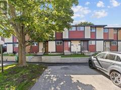 23 MCCLINTOCK WAY Kanata Ontario, K2L 2A3