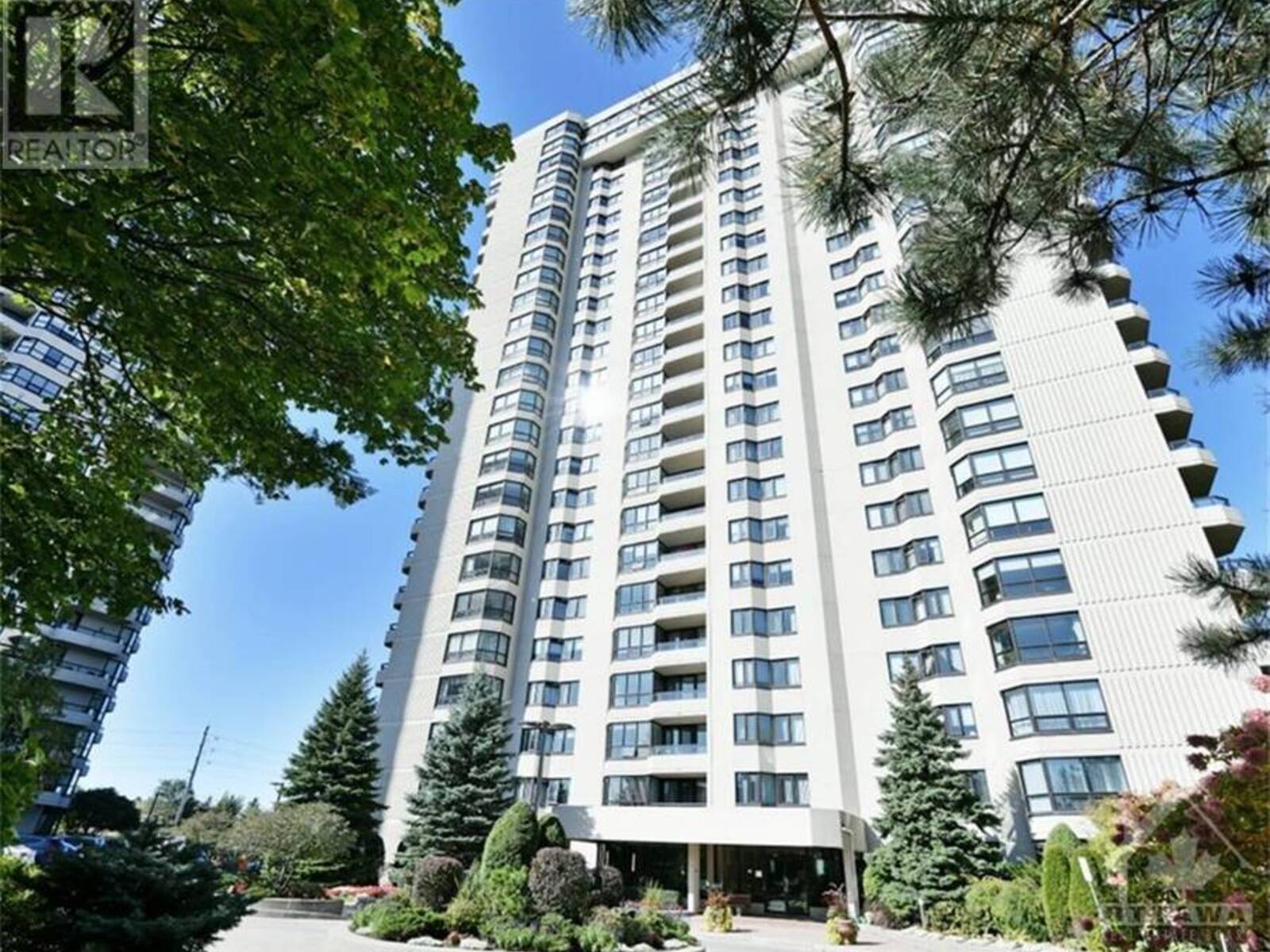 1500 RIVERSIDE DRIVE UNIT#PH2406, Ottawa, Ontario K1G 4J4