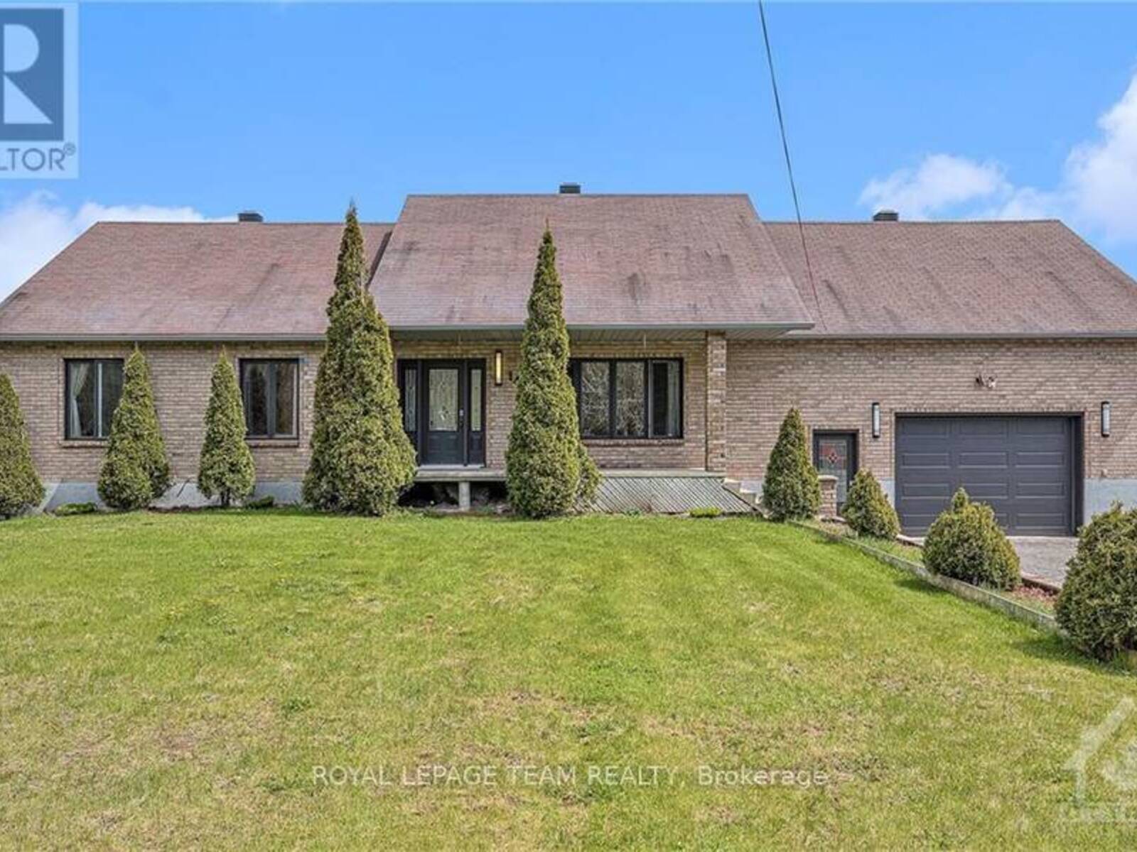 1463 GOLF CLUB ROAD, East Hawkesbury, Ontario K6A 2R2