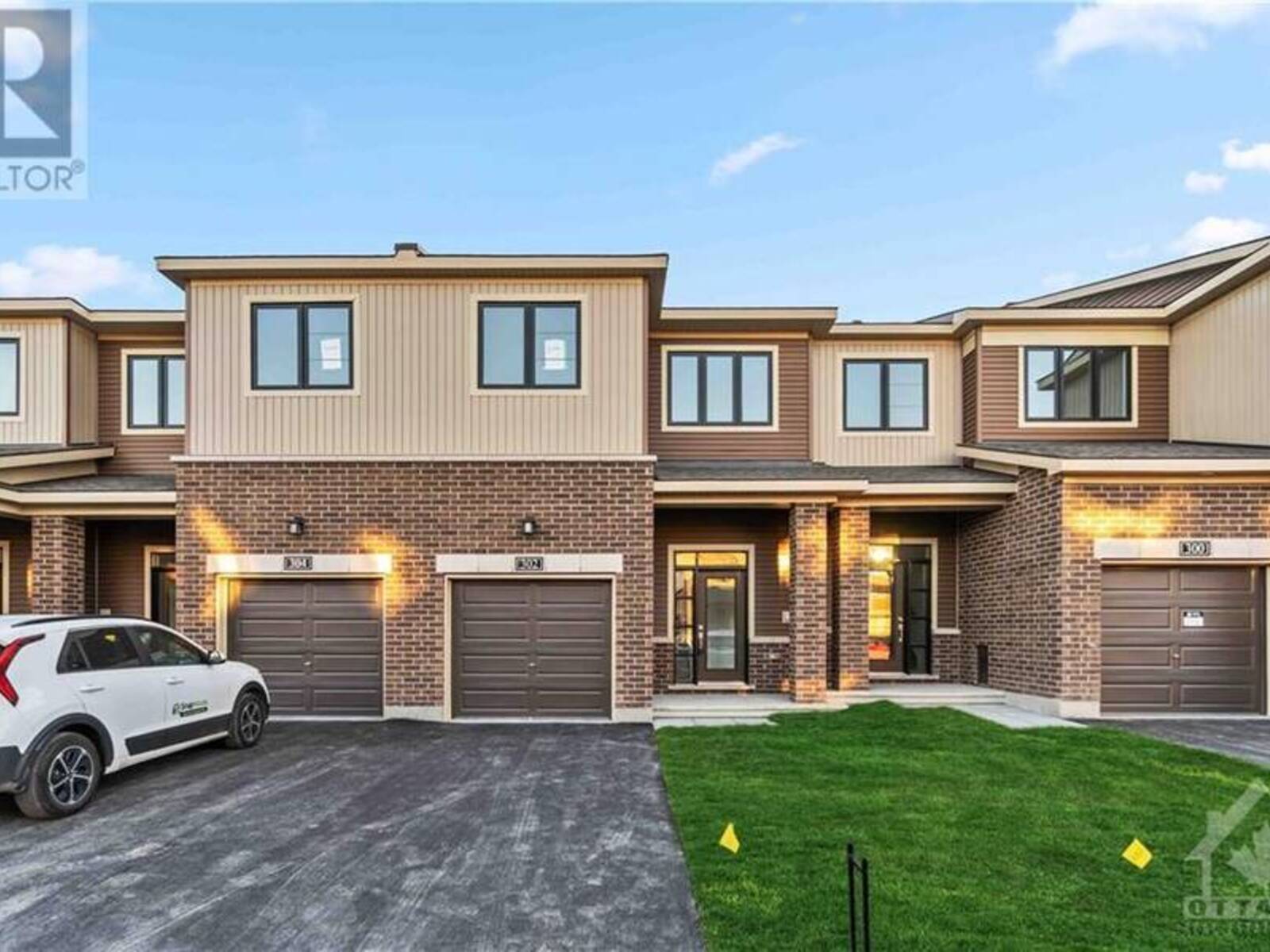 302 ELSIE MACGILL WALK, Ottawa, Ontario K2W 0L1