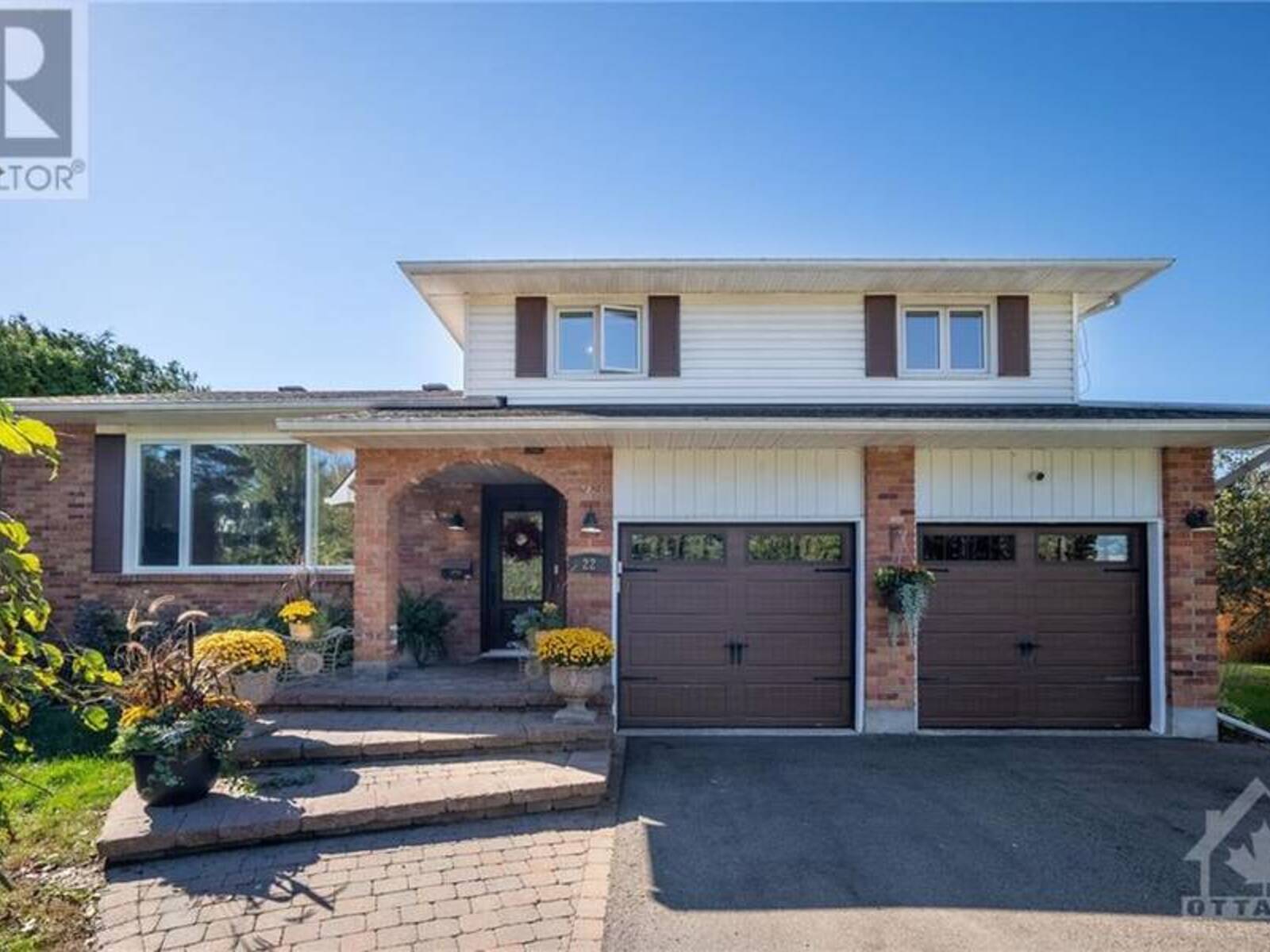 22 STROUGHTON CRESCENT, Munster, Ontario K0A 1B0