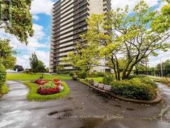 1906 - 158B MCARTHUR AVENUE Ottawa Ontario, K1L 8C9